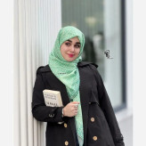 روسری نخ کاستوم طرح صوفیا سایز بزرگ و متوسط سه رنگ کرم هلویی یاسی سبز